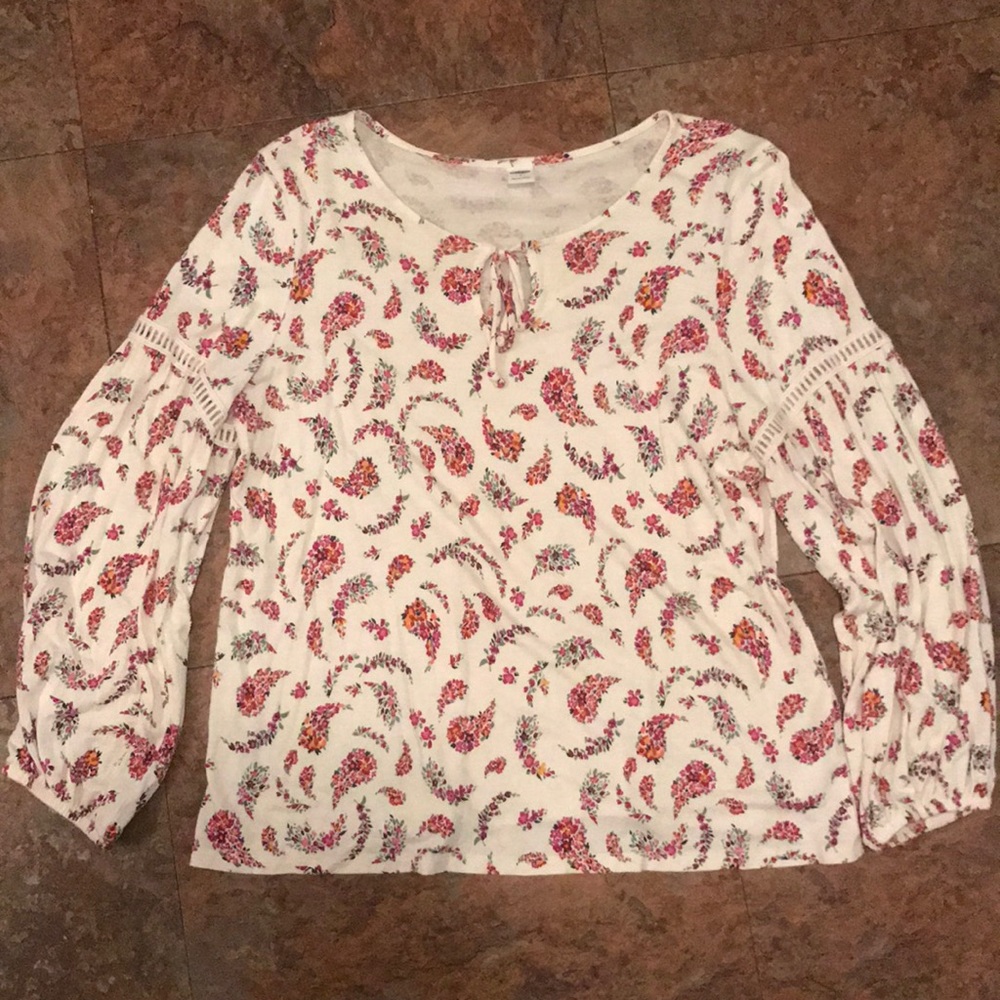 Long sleeve knit top
